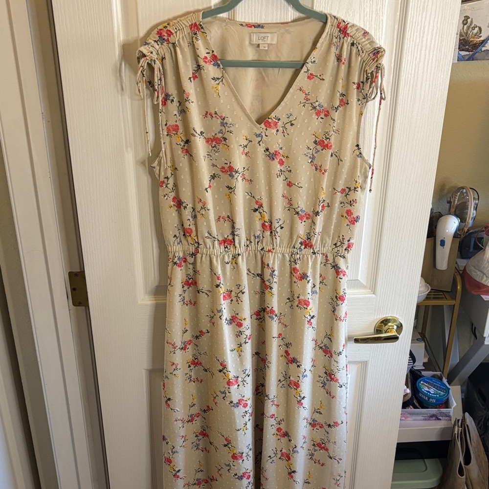 LOFT | Floral dress, size L - EUC